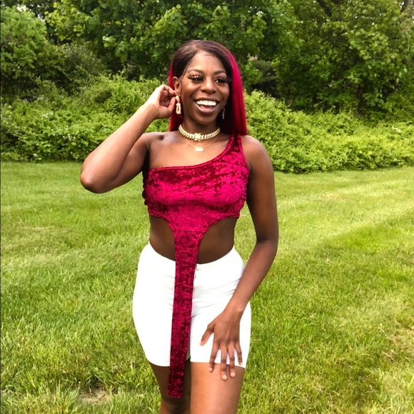 Burgundy velour crop top - Picture 1 of 2